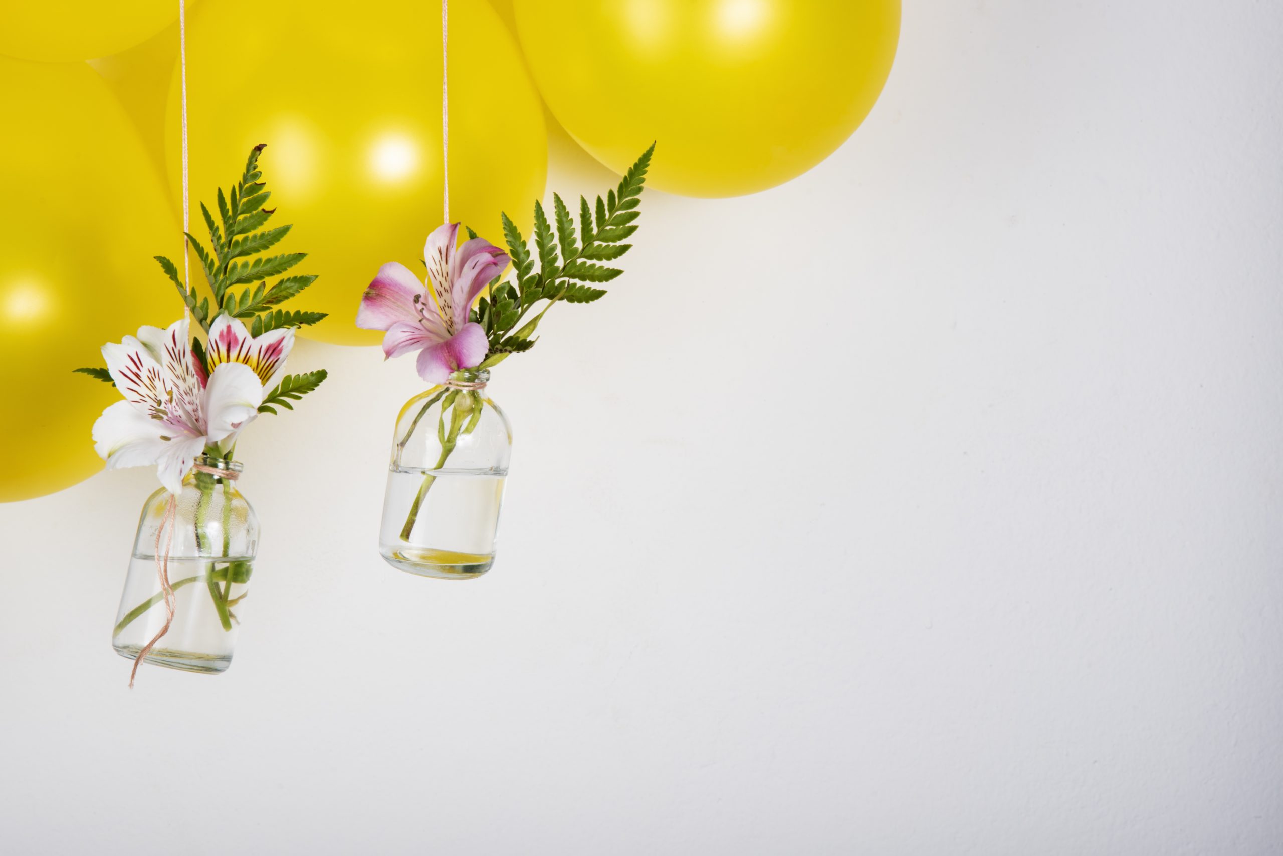 beautiful-metallic-balloons-with-flowers